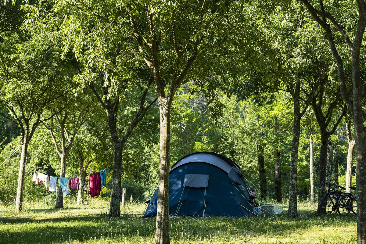 Emplacement de tente au camping à Rosières