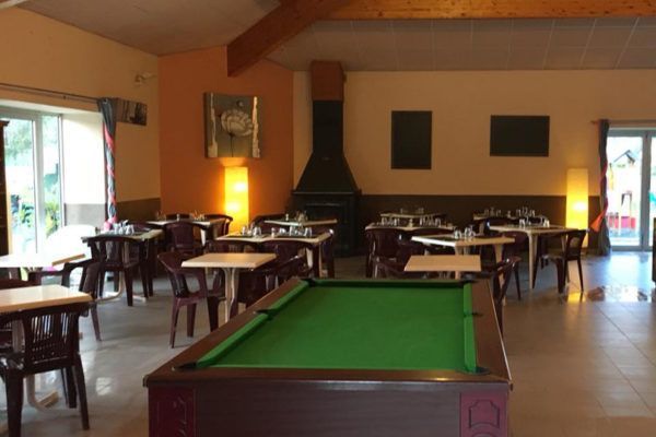 Restaurantruimte op de camping